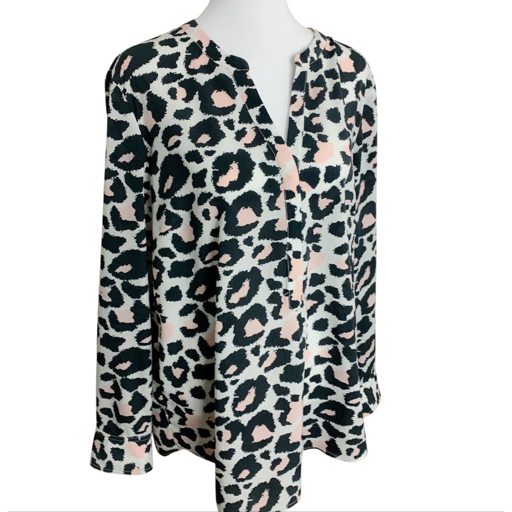 TALBOTS Chiffon Blouse Top WHITE/BLACK/PINK Leopard Print POPOVER 1/2-Button M